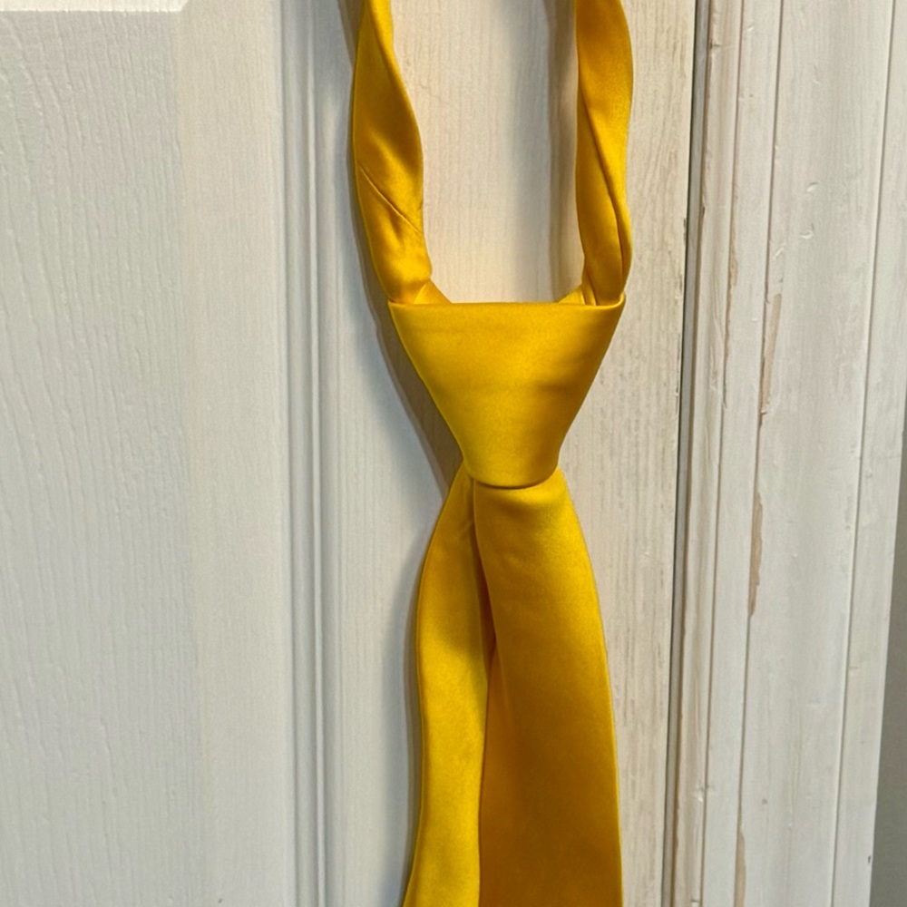 Apt. 9 Vibrant Yellow Tie